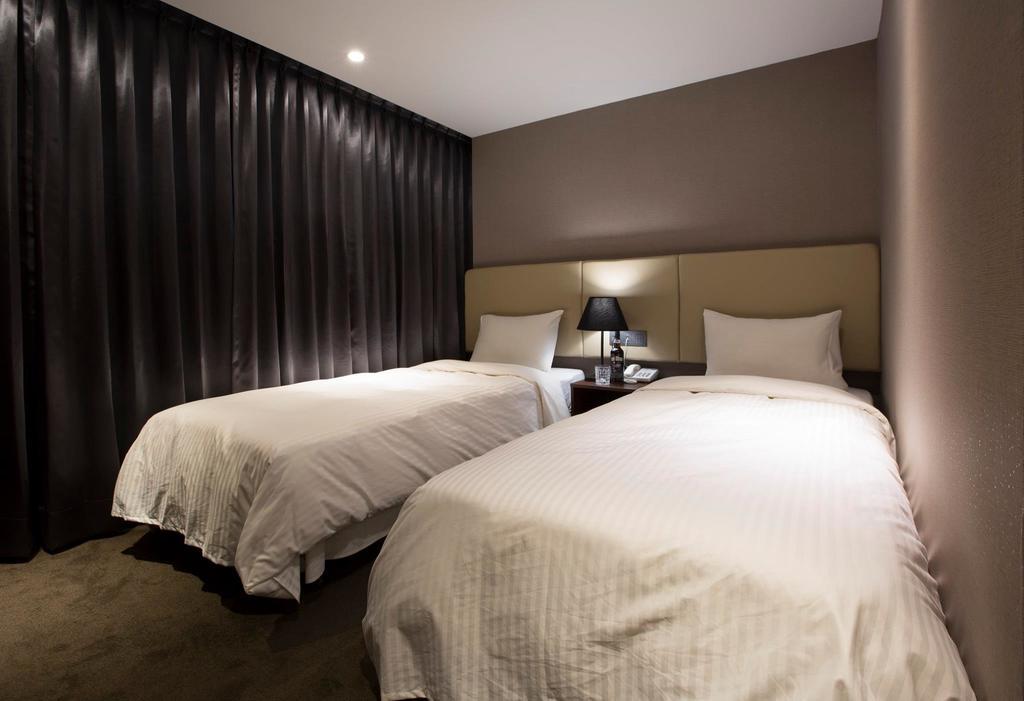 Noble Hotel Тайпей Екстериор снимка