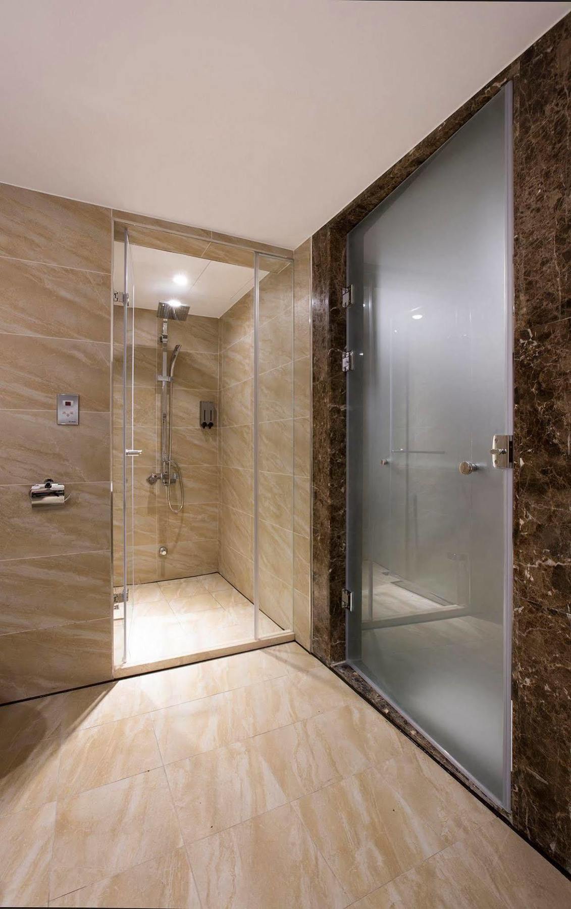 Noble Hotel Тайпей Екстериор снимка