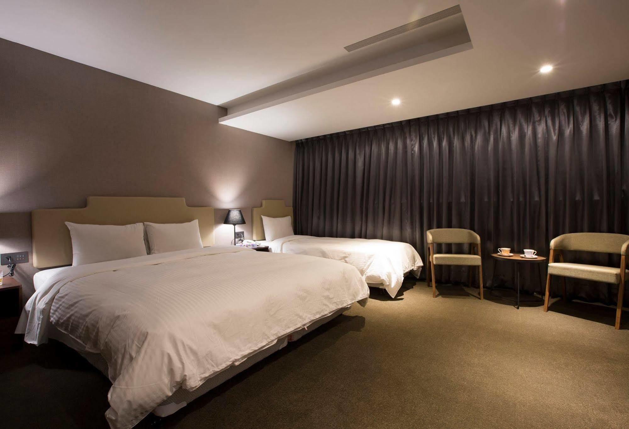 Noble Hotel Тайпей Екстериор снимка