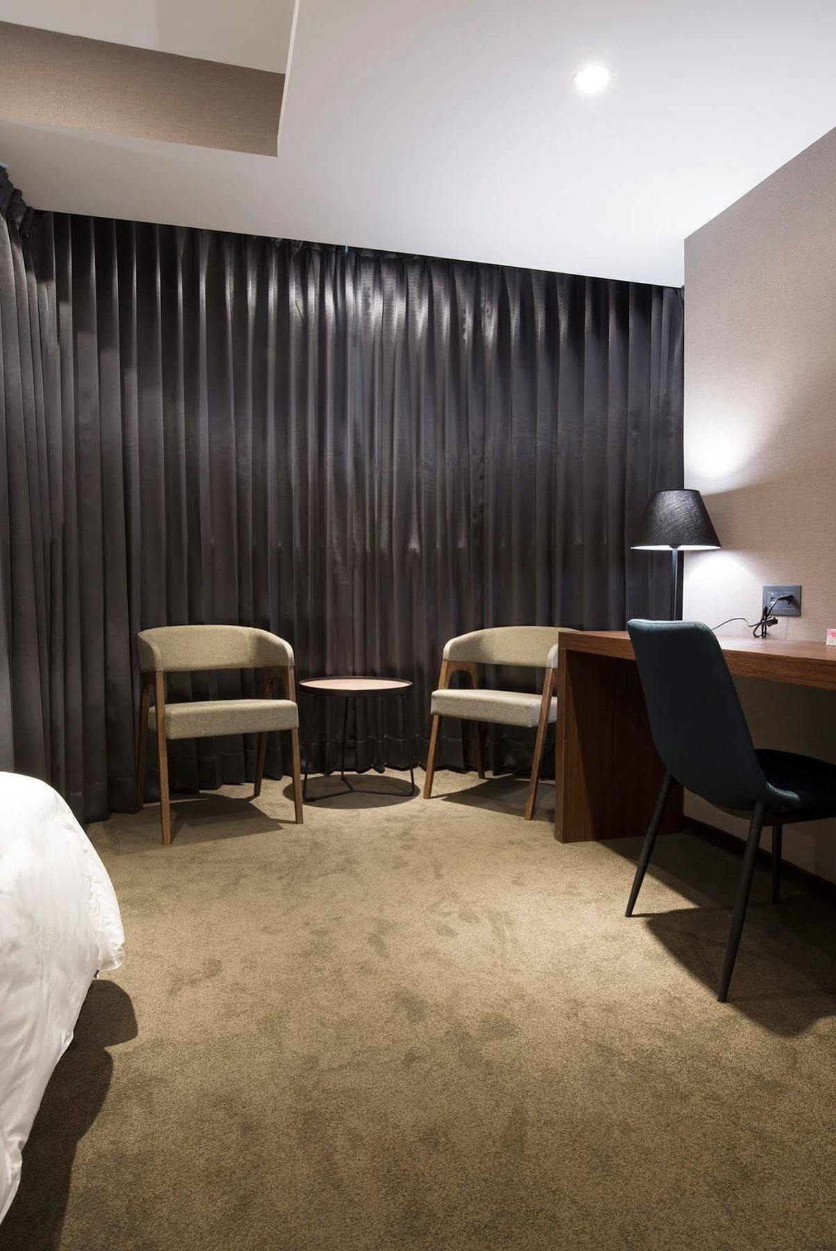 Noble Hotel Тайпей Екстериор снимка
